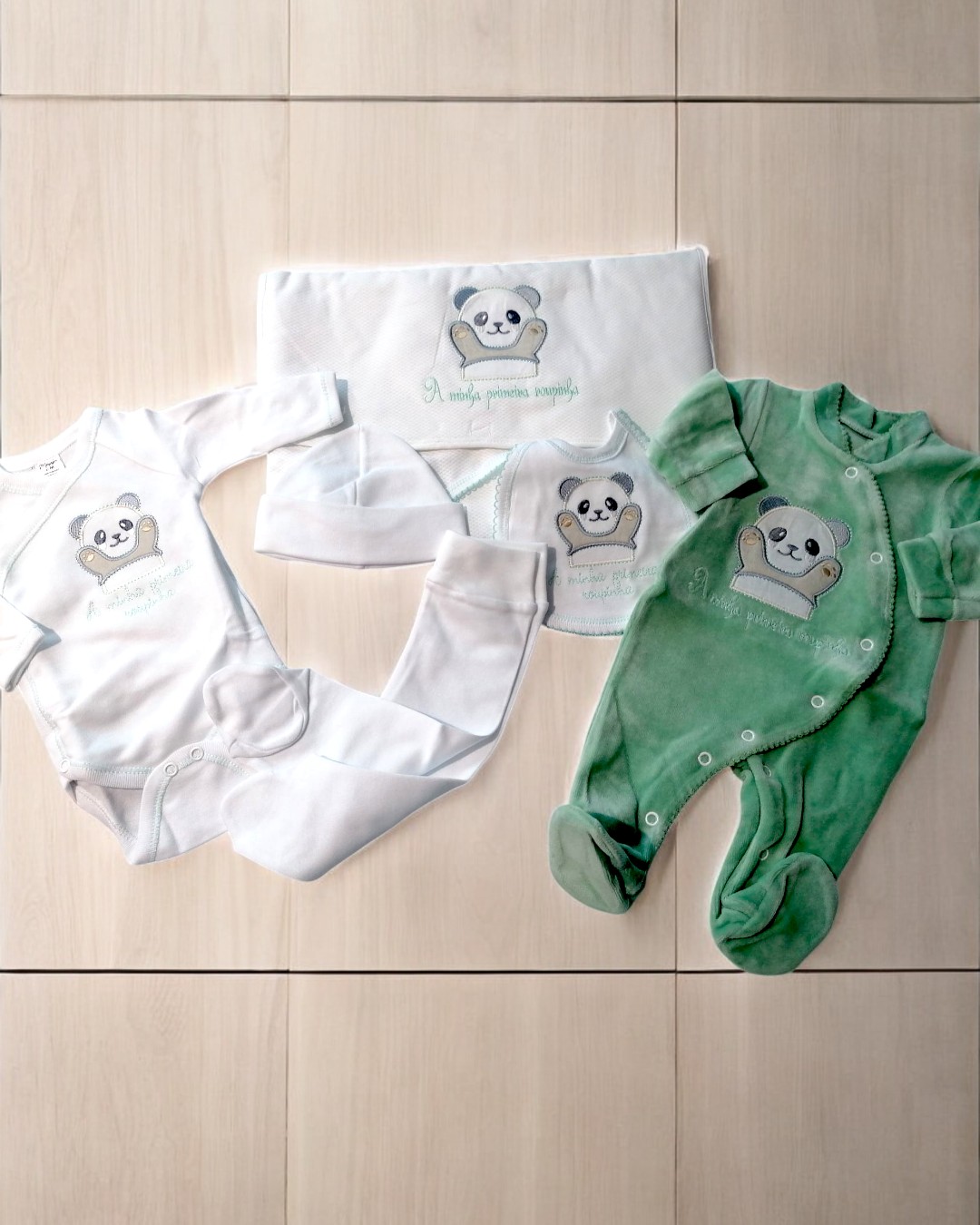 Conjunto de primeira roupa de veludo Panda