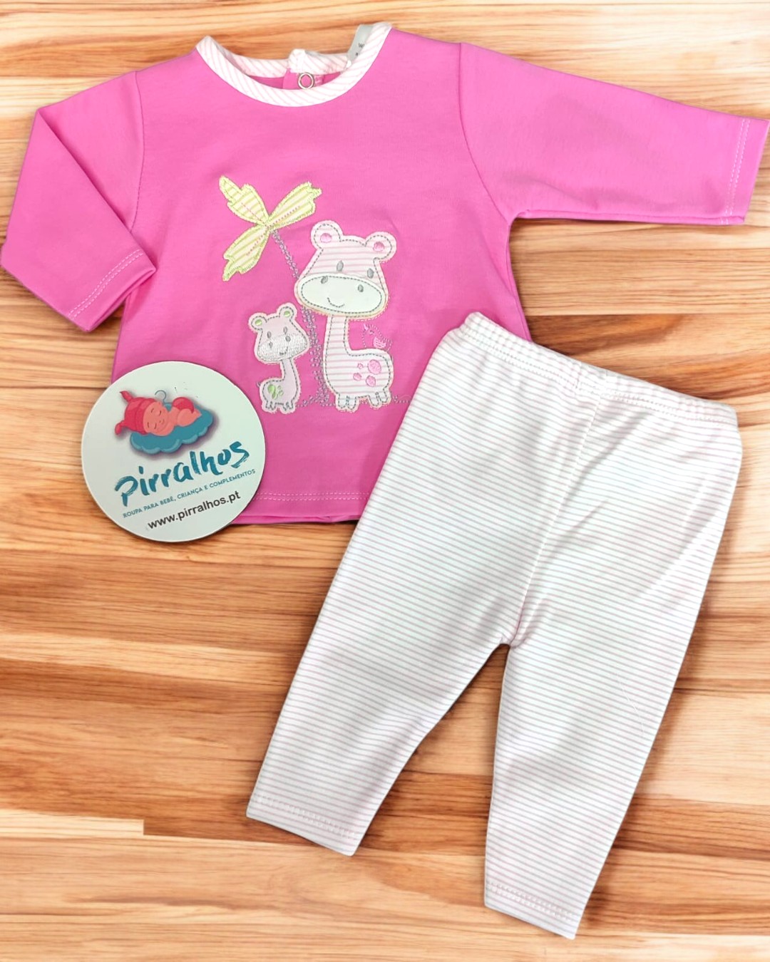 Babygrow de duas peças de algodão girafas