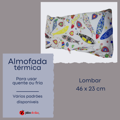 Almofada térmica lombar com padrão colorido de peixes e corações