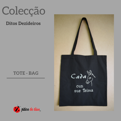 Saco tote preto com frase e desenho de burro em branco
