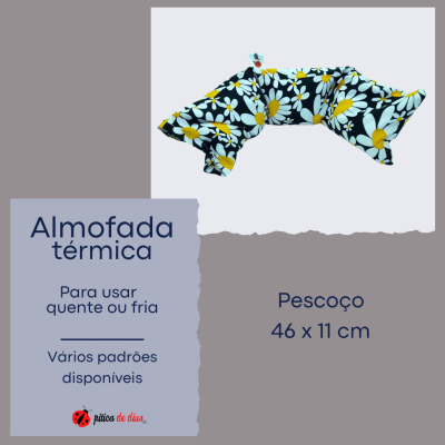 Almofada térmica para pescoço com padrão de flores brancas e amarelas sobre fundo azul