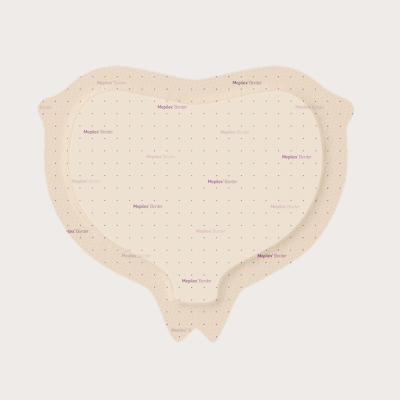 Base em forma de coração bege com padrão de pontos pequenos