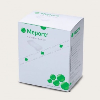 Caixa de penso Mepore branca com detalhes em verde