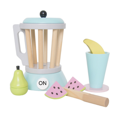 Brinquedo de liquidificador com fruta e acessórios em madeira azul claro e rosa