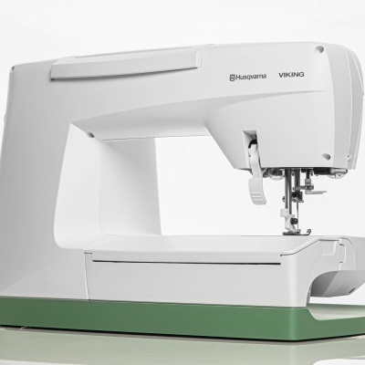 Husqvarna Viking | Tribute 150C Husqvarna Viking | Tribute 150C