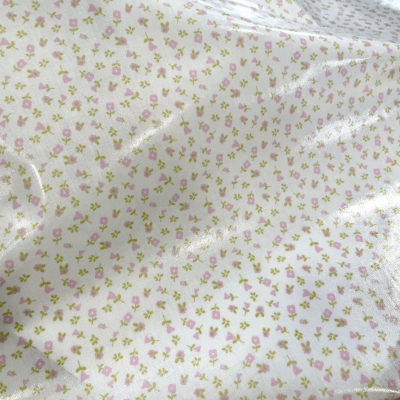 Tecido Plastificado | Flores Rosa em Fundo Branco