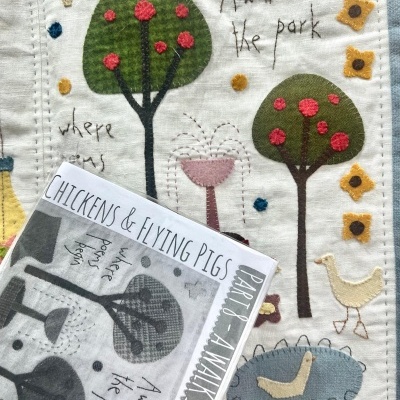 Bloco do Mês - Hatched and Patched | Dancing Chickens & Flying Pigs - Parte 8