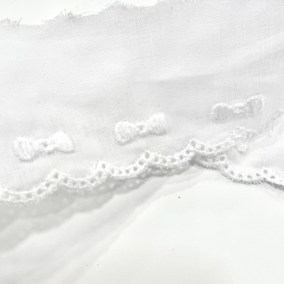 Bordado Inglês 13 | Branco com Lacinhos Brancos