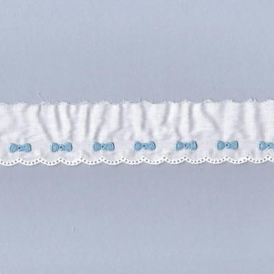 Bordado Inglês 12 | Branco com Lacinhos Azuis