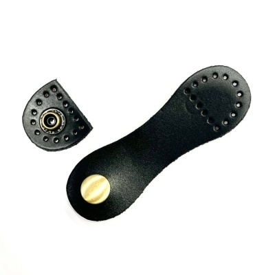 Fecho em Couro Sintético Preto Língua