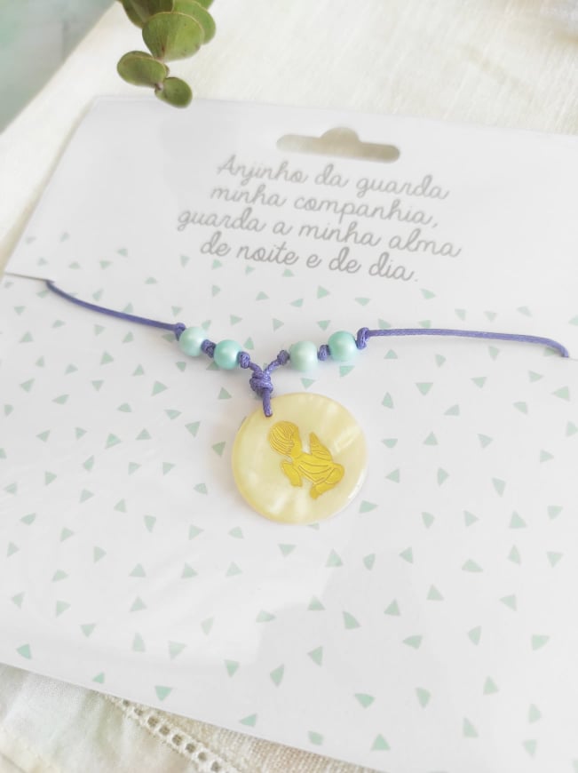 Colar com medalha anjinho azul