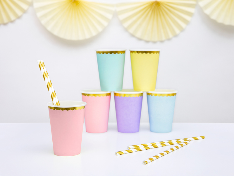 Copos rosa e dourado