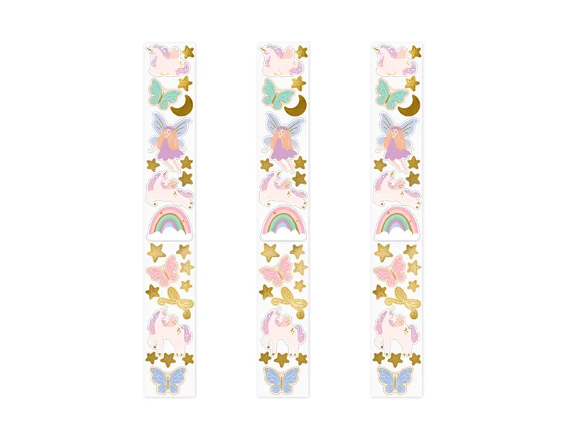 Três tiras de fita washi decorativa com desenhos coloridos de estrelas, borboletas, arco-íris e lua.