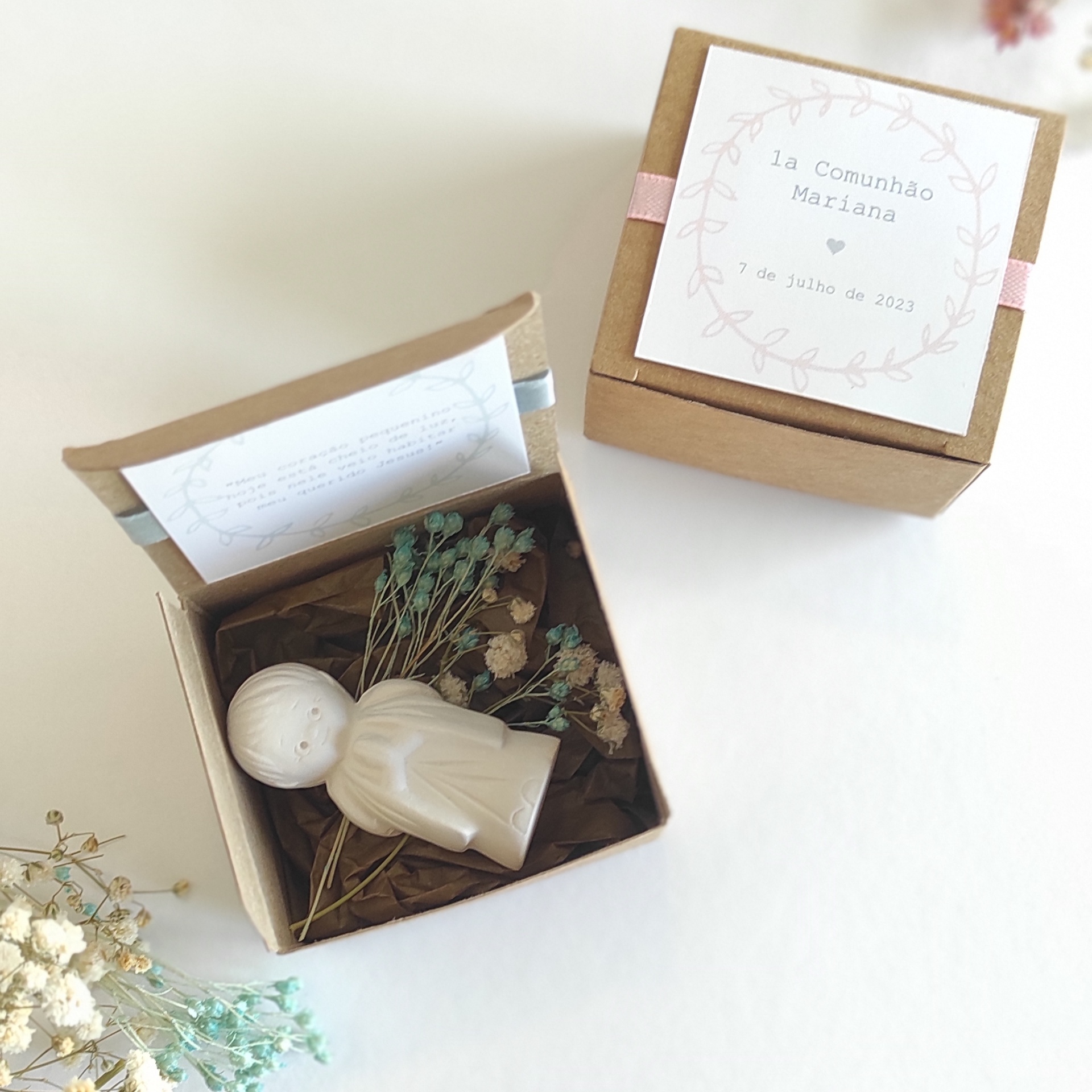 Caixa com figura em gesso perfumado