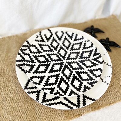 Prato Edição Black & White