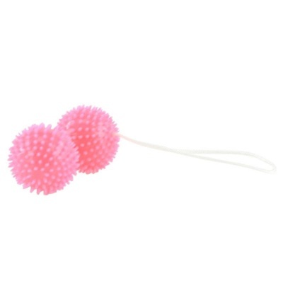 Bolas cor de rosa com textura de picos ligadas por cordão branco