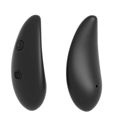 Dois dispositivos eletrónicos pretos com botões e formato ergonómico