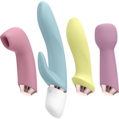 Quatro vibradores coloridos em silicone com diferentes formatos