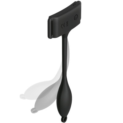 Raspar preto com cabo longo e curvo e símbolos CE