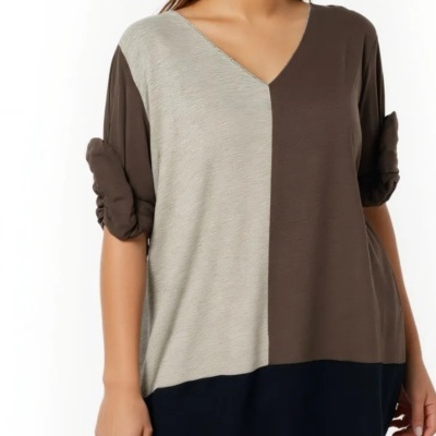 Vestido ou túnica bicolor feminino com manga arregaçada e decote em V