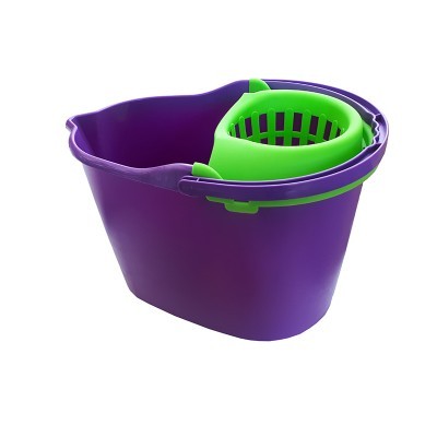 Balde de limpeza oval roxo com espremedor verde e pega