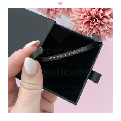 Escrava masculina em aço personalizada