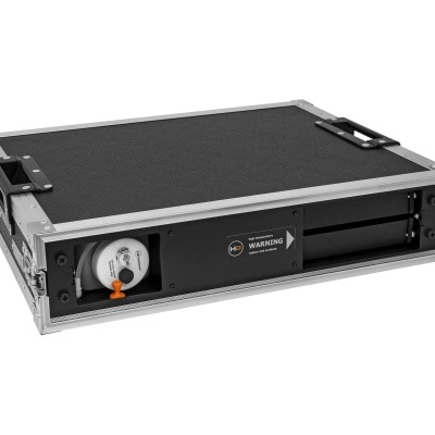 Caixa de transporte preta tipo flight case com cantos de metal