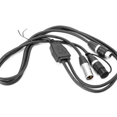 Cabo de áudio preto com conectores XLR