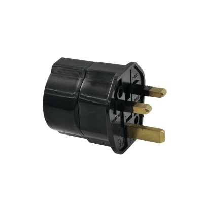 Adaptador de ficha elétrica preto com três pinos