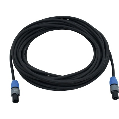 Cabo circular preto com conectores azuis nas extremidades