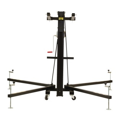 Suporte industrial metálico preto com rodas e braços ajustáveis