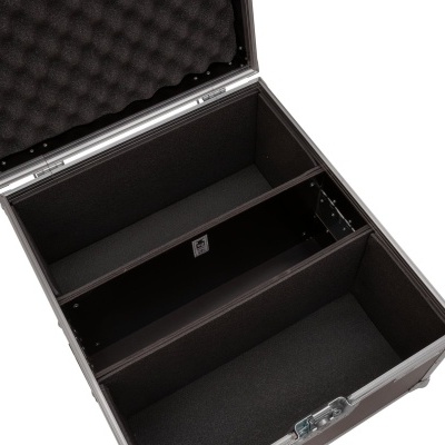 Mala de transporte preta aberta com interior em espuma e divisórias