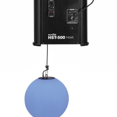 Elevador Eurolite HST-500 Hoist preto com esfera luminosa azul suspensa