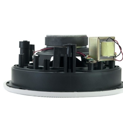 Altifalante embutido com componentes eletrónicos e estrutura preta e branca