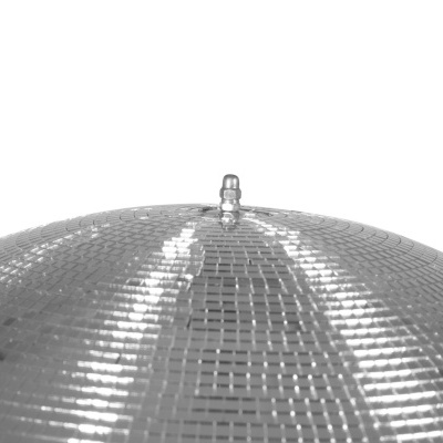 Parte superior de objeto redondo prateado com padrão de quadrados refletivos