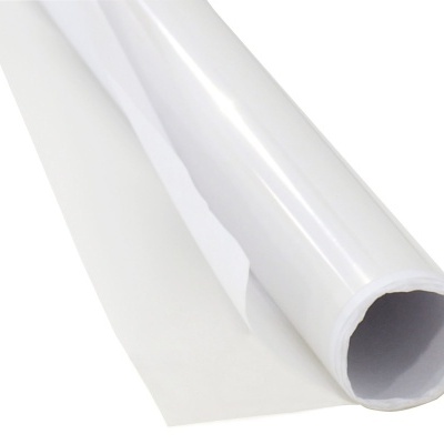 Rolo de película plástica transparente e brilhante