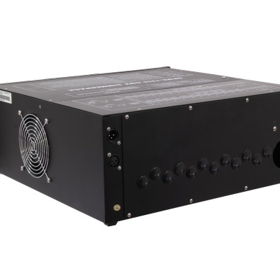 Aparelho eletrónico preto em caixa metálica com entradas e ventoinha