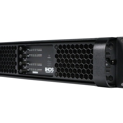 Amplificador profissional IHOS modelo D6004 preto com grelha hexagonal e botões frontais