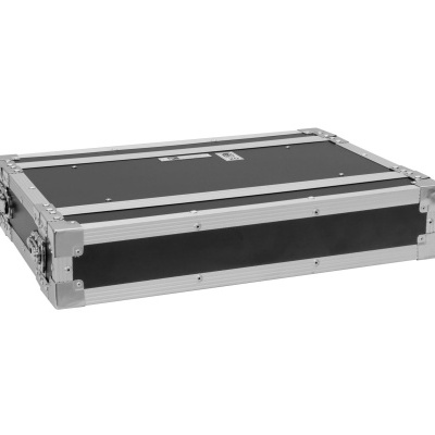 Mala de transporte rígida preta com cantos e fechos metálicos