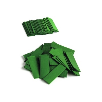 Tiras de tecido verde agrupadas sobre fundo branco