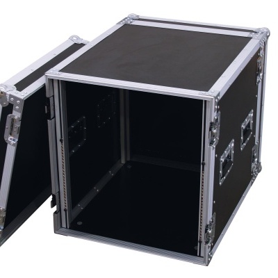 Mala ou caixa de transporte preta com estrutura metálica e tampo aberto