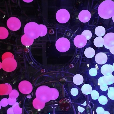 EUROLITE LED Space Ball 35 MK3 + HST-500 EUROLITE LED Space Ball 35 MK3 + HST-500