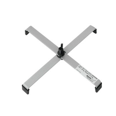 Suporte metálico em forma de cruz cinza com pontas pretas e etiqueta