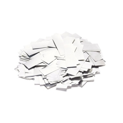 Pedaços de papel branco empilhados irregularmente