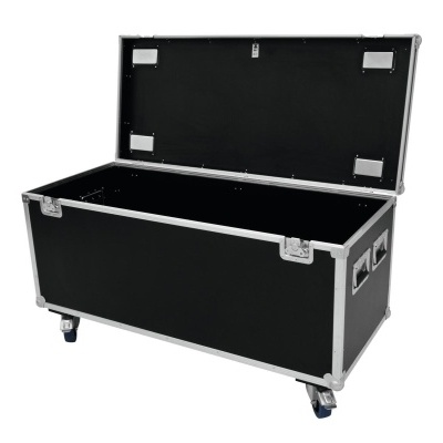 Baú de armazenamento preto com rodas e tampa aberta