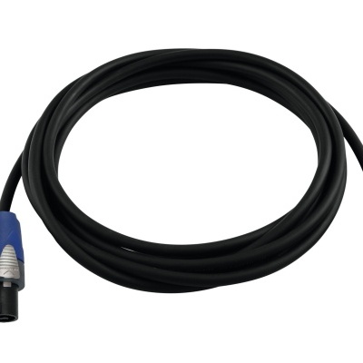 Cabo de áudio preto com conectores azuis e metálicos nas extremidades