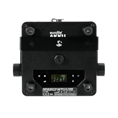 Equipamento eletrónico preto com visor digital, texto Eurolite AKKU e botões