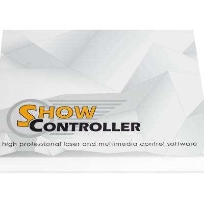 Caixa branca com design cinzento e texto 'SHOW CONTROLLER'