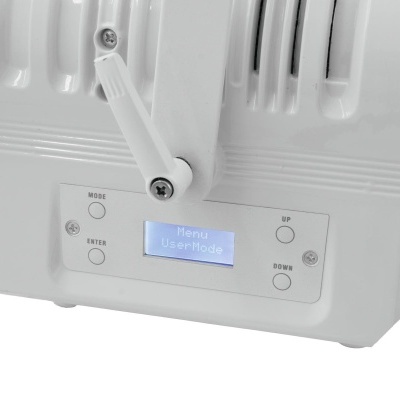 Painel de controlo digital branco com ecrã azul e botões