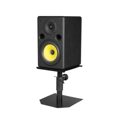 Coluna preta com membrana amarela em suporte preto